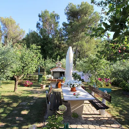 Komfortables Mit Privater Terrasse, Spielplatz, Grill, Liegen, Waschmaschine * Porec