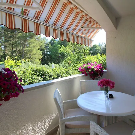 Komfortables Mit Privater Terrasse, Spielplatz, Grill, Liegen, Waschmaschine Appartement *