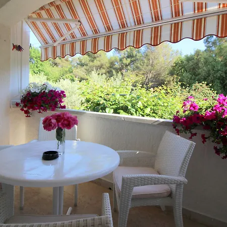 Appartement Komfortables Mit Privater Terrasse, Spielplatz, Grill, Liegen, Waschmaschine Poreč
